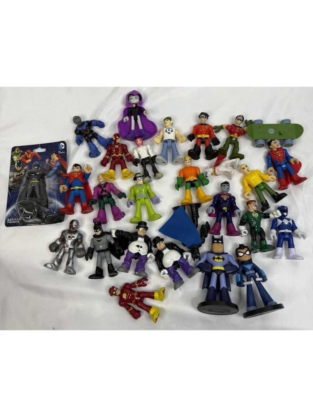 Lot Of 26 Small Batman Justice League Teen Titans Figures Cake Toppers Decor